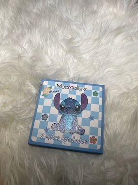 Moccallure 9-Color Eyeshadow Palette - Blue Stitch Design